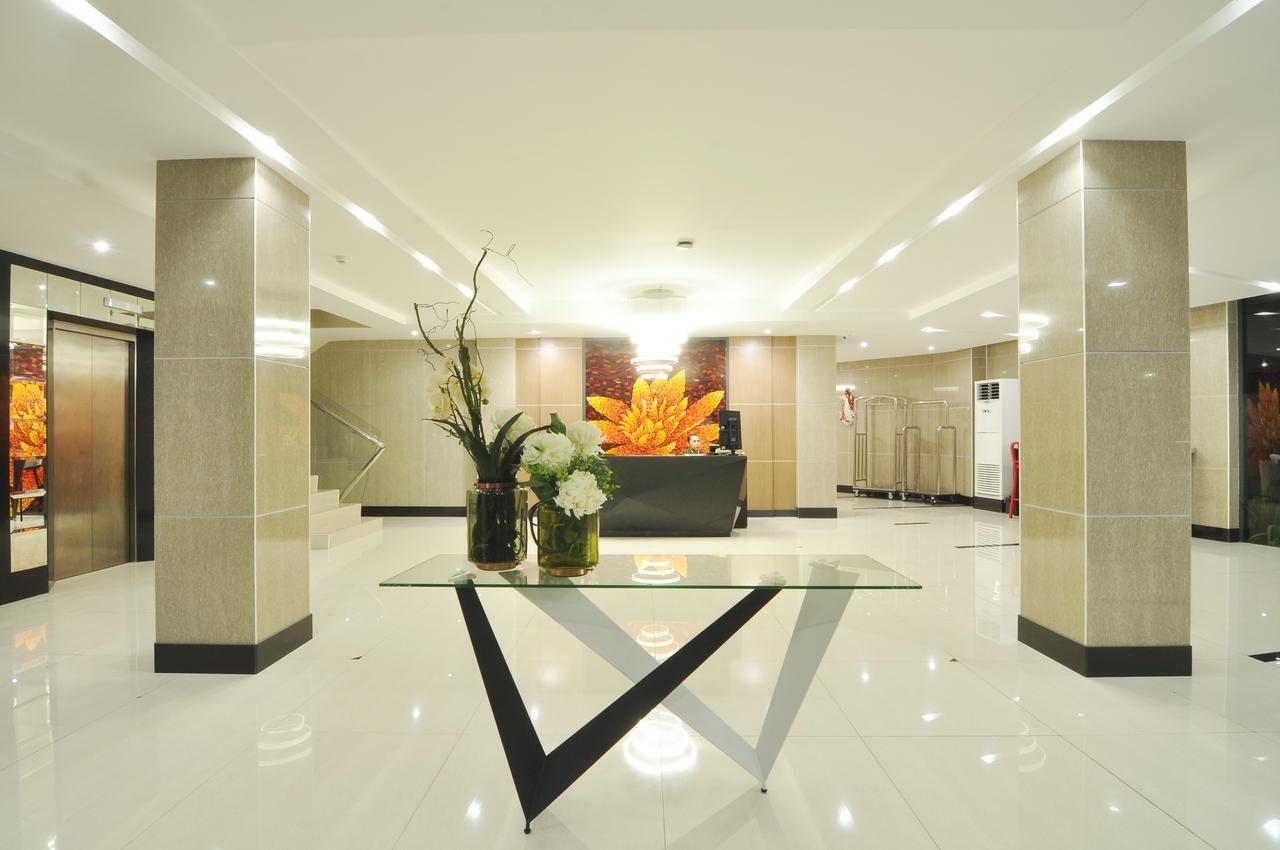 塞萨尔广场717号酒店 塔比拉兰 外观 照片